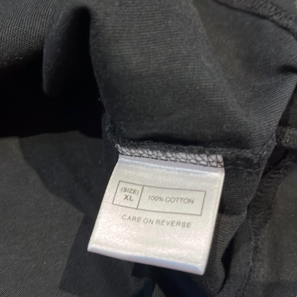 Disneyland Hong Kong size XL multi character short sleeve t-shirt - Picture 7 of 11